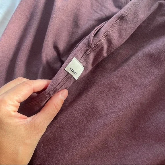 Vuori Plum Halo Performance Joggers - Picture 2 of 4